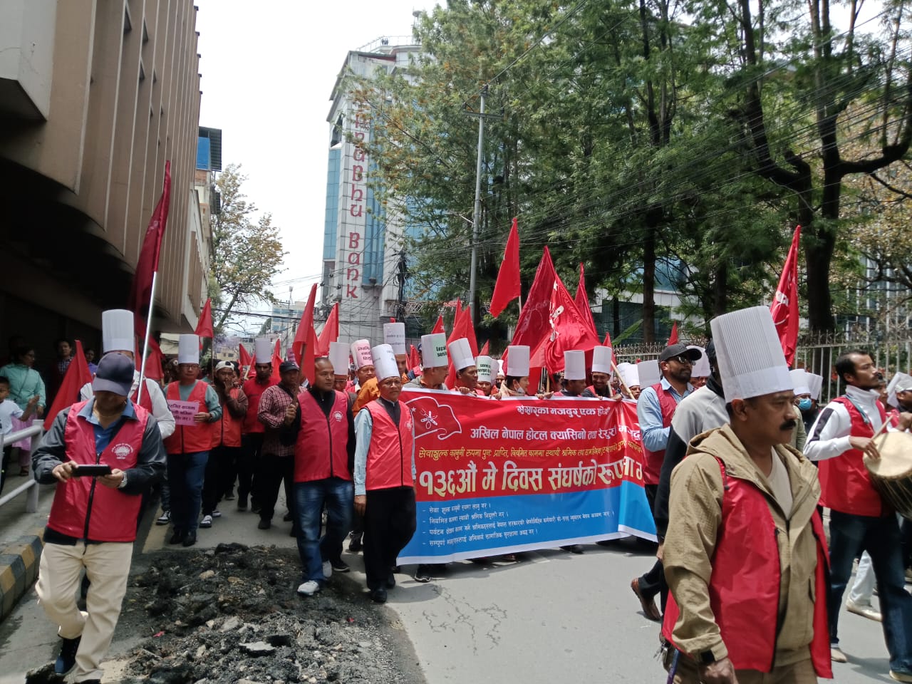 अखिल नेपाल ट्रेड यूनियन महासंघले काठमाडौंमा यसरी मनाउँदै  छ मजदुर दिवस (तस्बिरहरु)