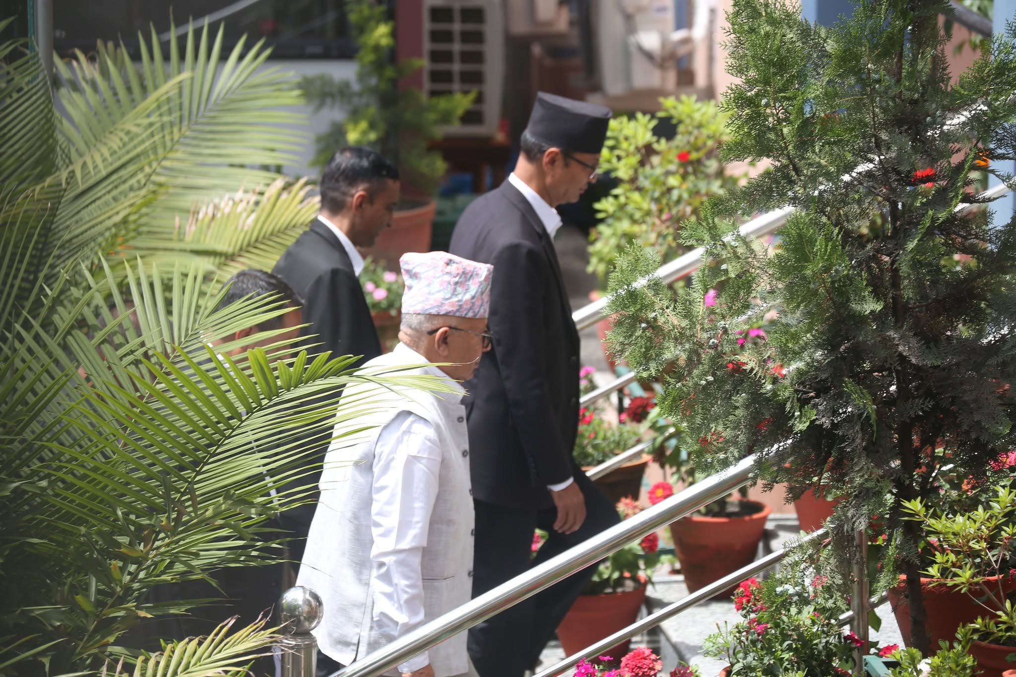 पतञ्जली प्रकरण : माधव नेपाल विशेष अदालतमा उपस्थित