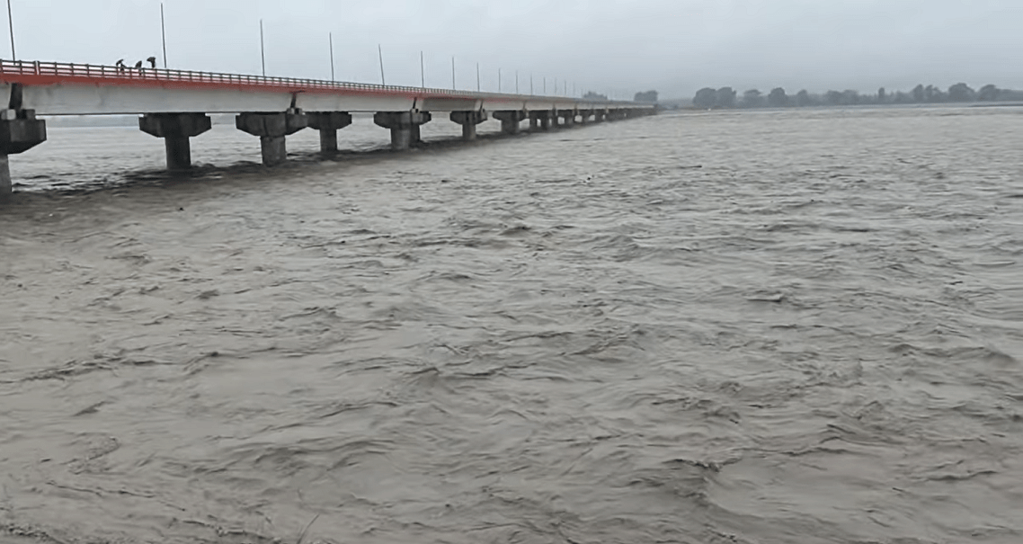 महाकालीमा पानीको बहाव बढ्यो, आवागमन प्रभावित