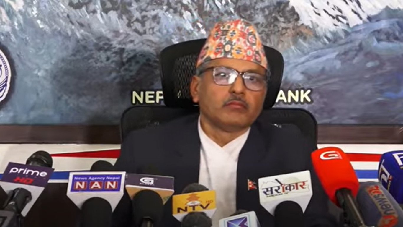 सहकारीलाई राष्ट्र बैंकले नियमन गर्न नमिल्ने :गभर्नर महाप्रसाद अधिकारी