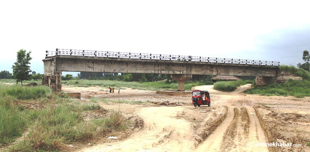 दश वर्षमा बनेको पुल पनि सञ्चालनमा आएन
