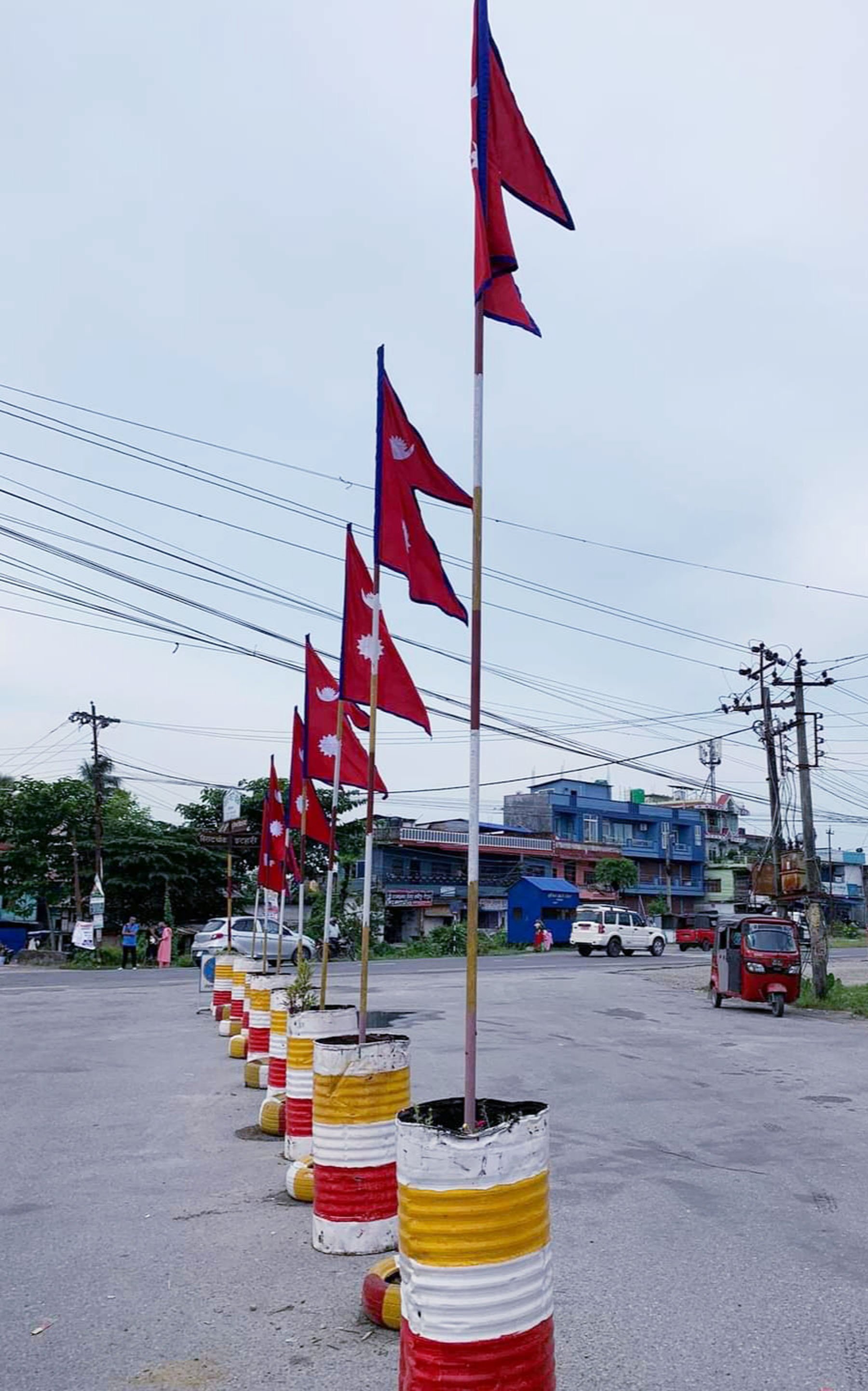 राष्ट्रिय झन्डा फहराइँदै