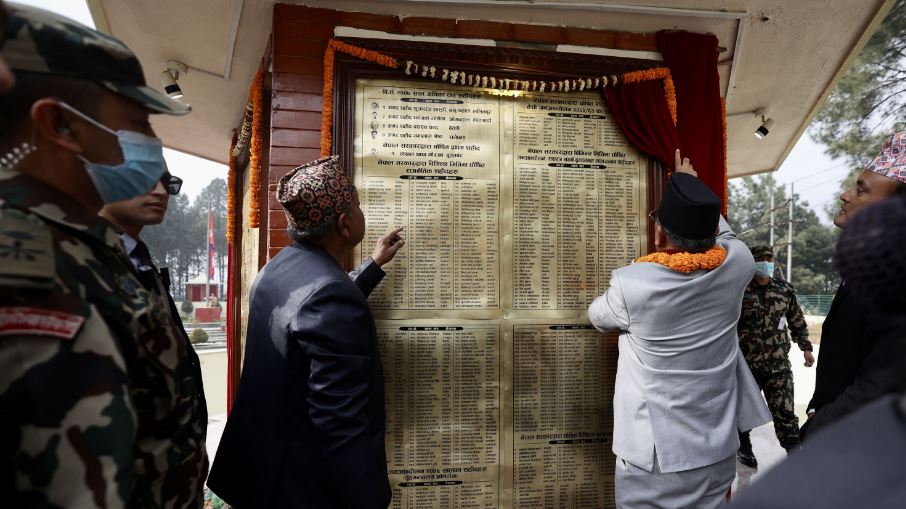 प्रधानमन्त्री दाहालद्धारा स्मारक को उद्घाटन  गरिदै