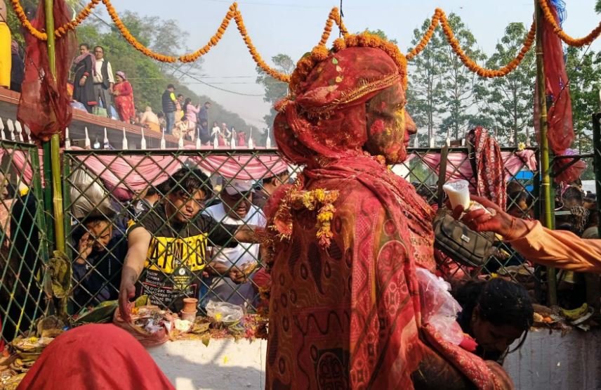 मातातीर्थमा रहेको आमाको प्रतिमा