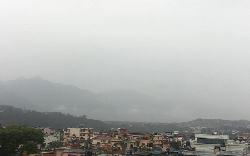 देशका विभिन्न ठाउँमा बिहानैदेखि हावाहुरी,मेघगर्जनसहित वर्षा