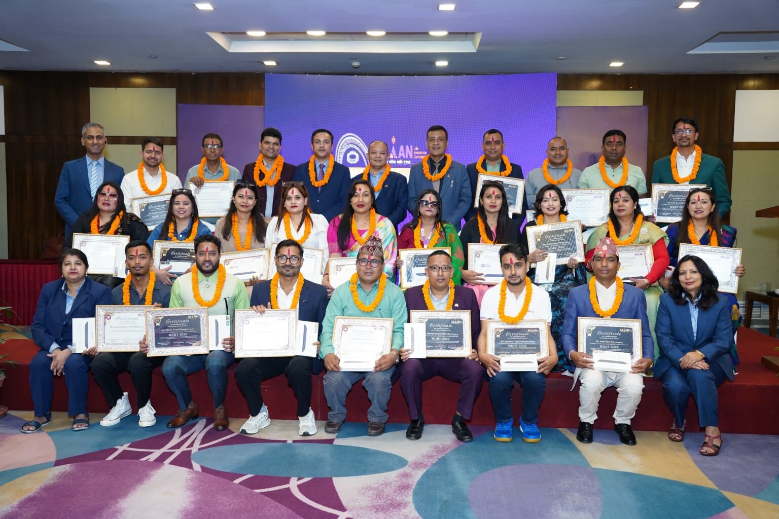 एशियन लाइफद्वारा एमडिआरटी योग्य भएका अभिकर्ताहरूलाई सम्मान