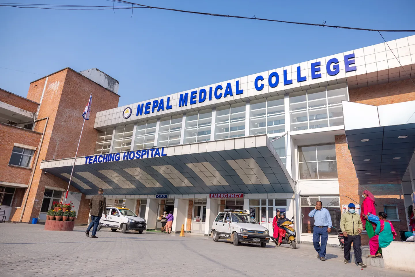 नेपाल मेडिकल कलेजले माग्यो ठूलो संख्यामा चिकित्सक