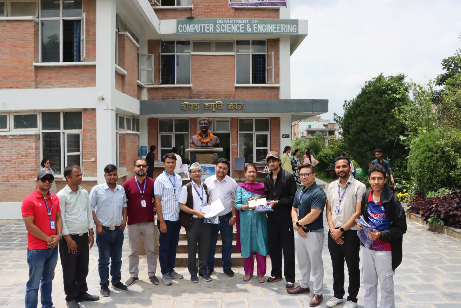 नेपाल इन्जिनियरिङ कलेजमा एकैदिन रक्तदान, आँखा शिविर तथा मक टेष्ट सम्पन्न