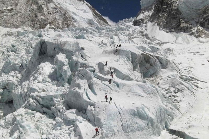 हिमाल आरोहण शुल्क बढाउने तयारीमा सरकार