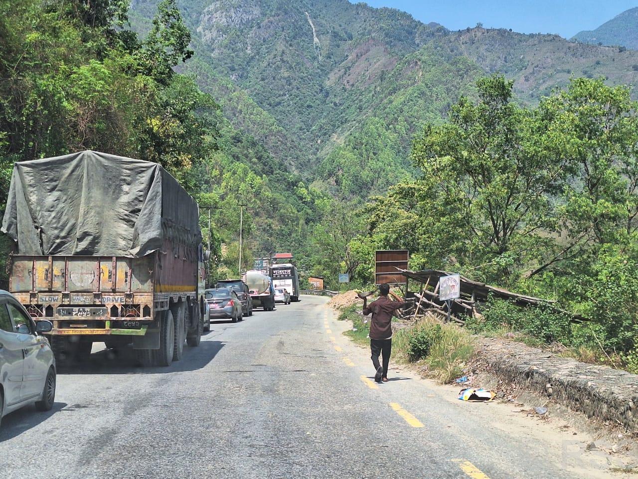 नारायणगढ–मुग्लिन सडक एकतर्फी सञ्चालन