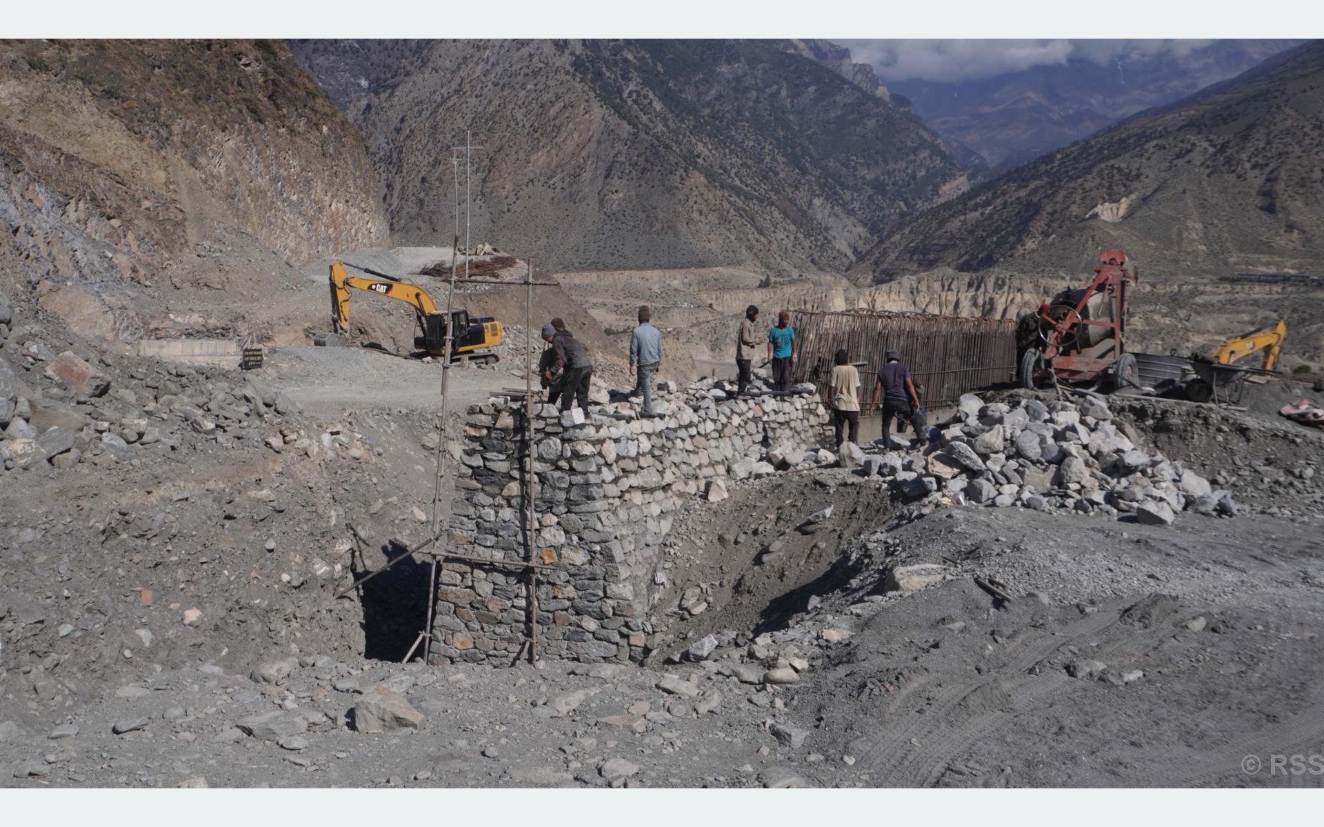 अत्यधिक चिसोका कारण मुस्ताङमा विकास निर्माणको काम ठप्प