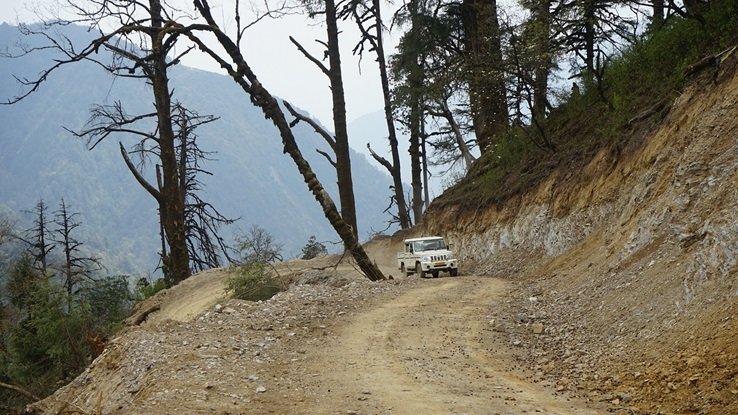 बलेवा-मालढुंगा सडक स्तरोन्नति गरिँदै
