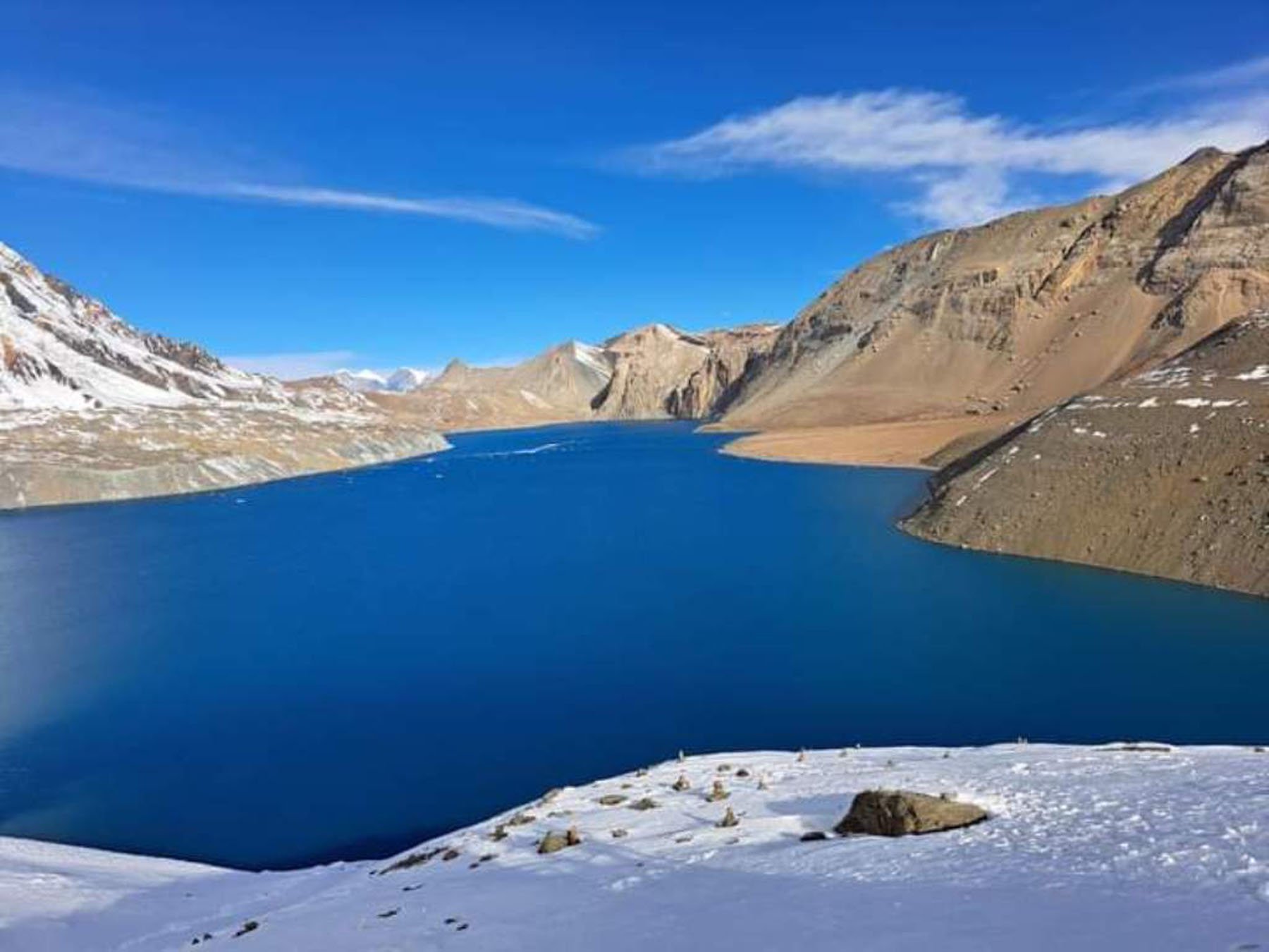 जमेको तिलिचो तालको पानी