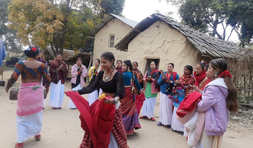 नृत्य प्रस्तुत