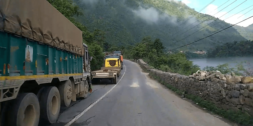 मध्यपूर्व तनावले बिटुमिन अभाव हुँदा रोकियो नागढुङ्गा–मुग्लिङ सडकको काम