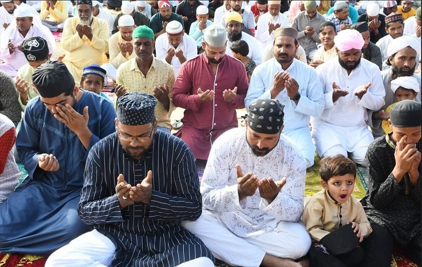 देशभरका मस्जिदमा नमाज पाठ गरी हर्षोल्लासपूर्वक मनाइयो बकर ईद