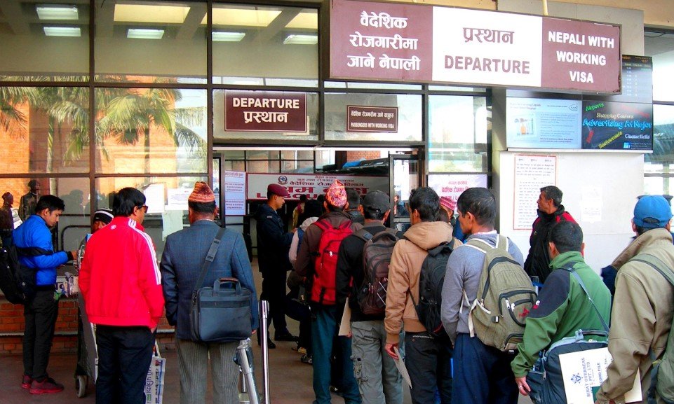 श्रमिकसँग पनि कर असुल गर्ने सरकारको निर्णय