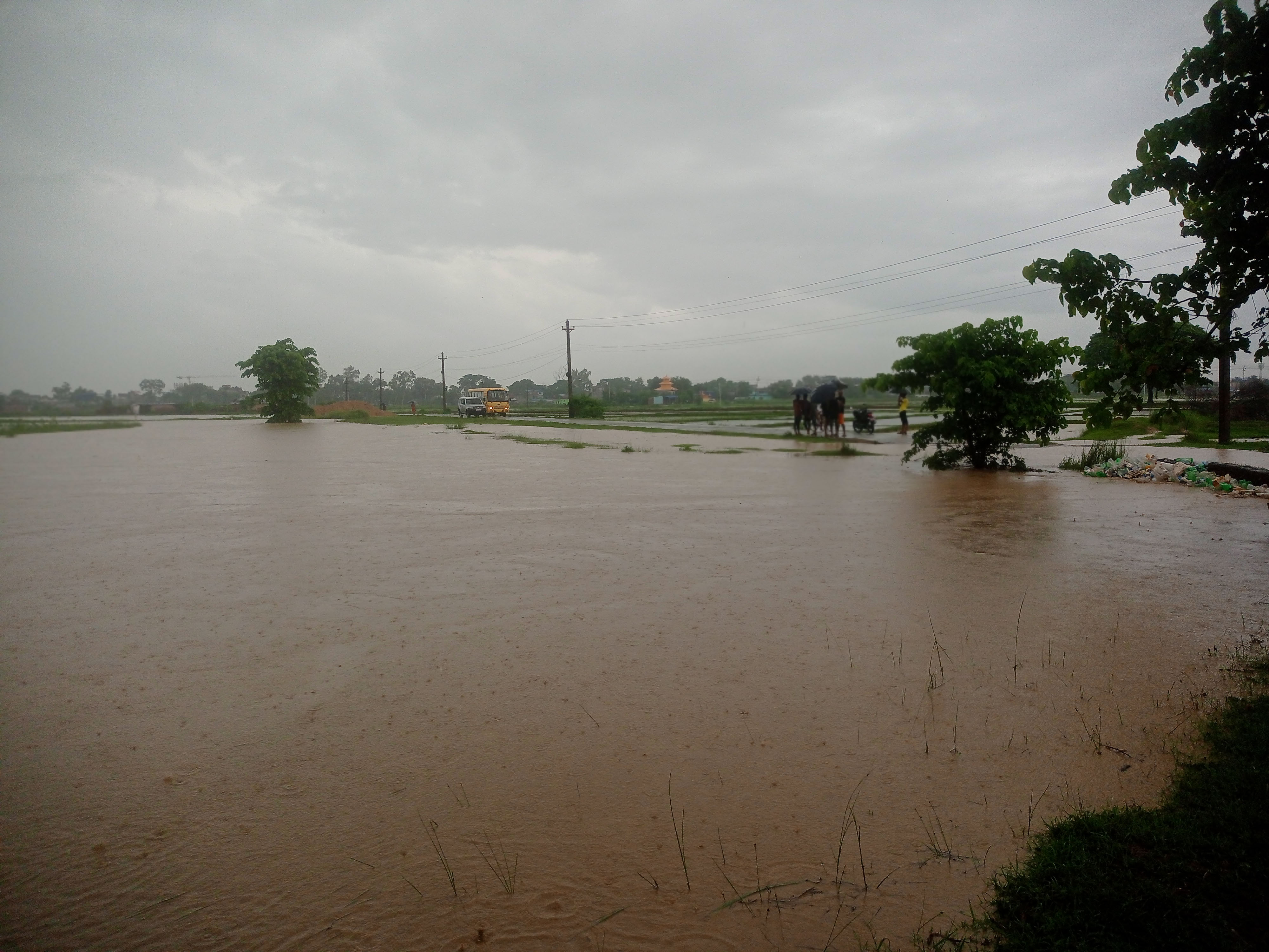 कुरुवा खोलामा आएको बाढी