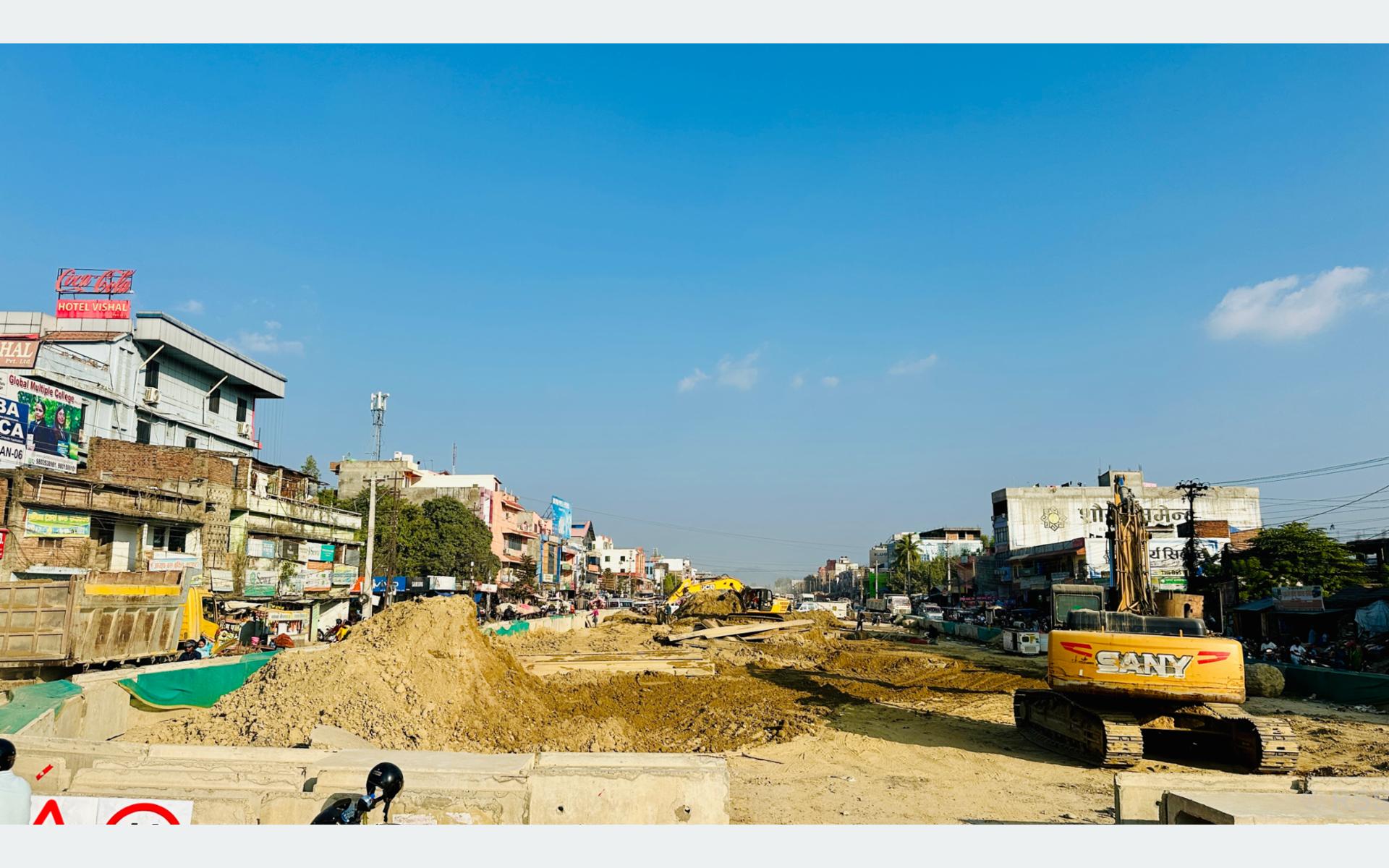 लहानमा तीन महिनादेखि रोकिएको ‘ओभरपास’ निर्माण पुनः सुरु