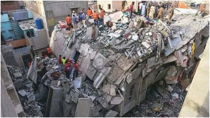 पाकिस्तानमा तीन तल्ले भवन ढल्दा ९ जनाको मृत्यु