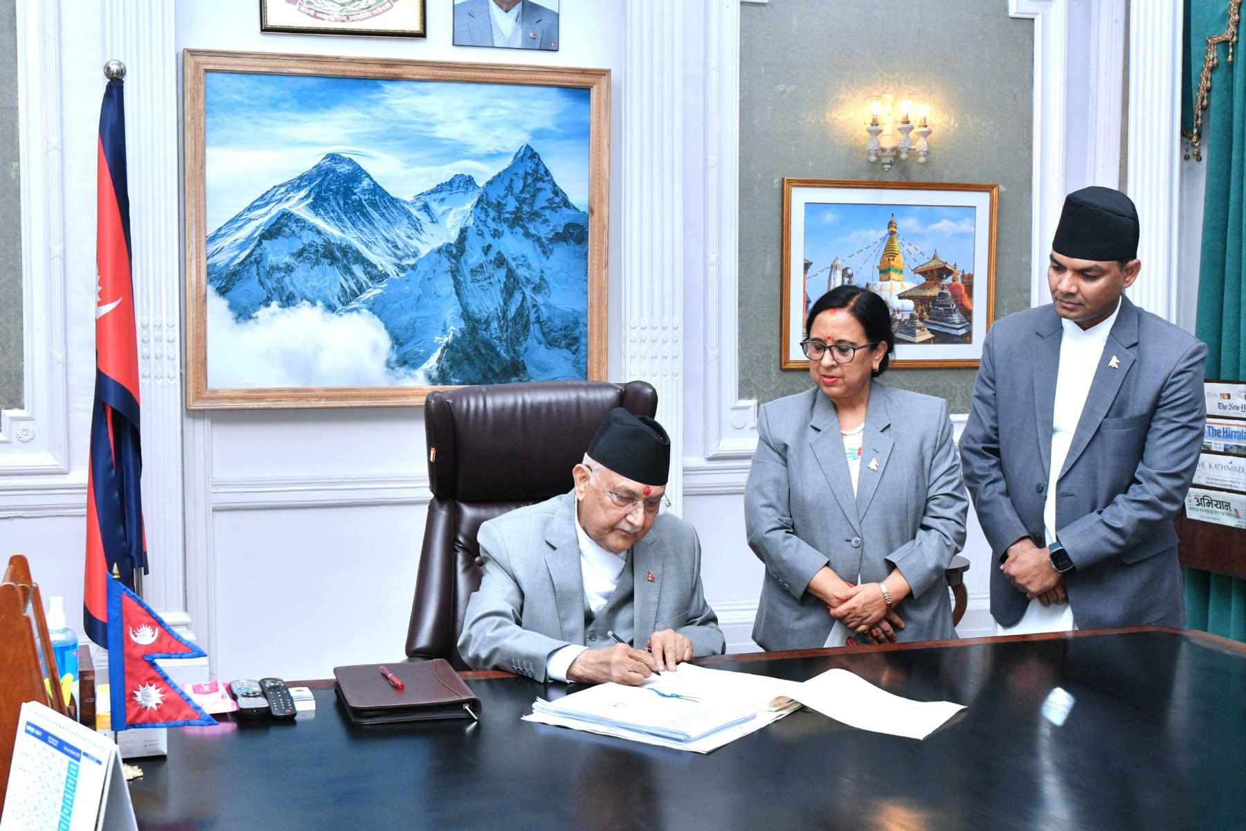 प्रतिनिधि सभाबाट विश्वासको मत लिँदै प्रधानमन्त्री ओली