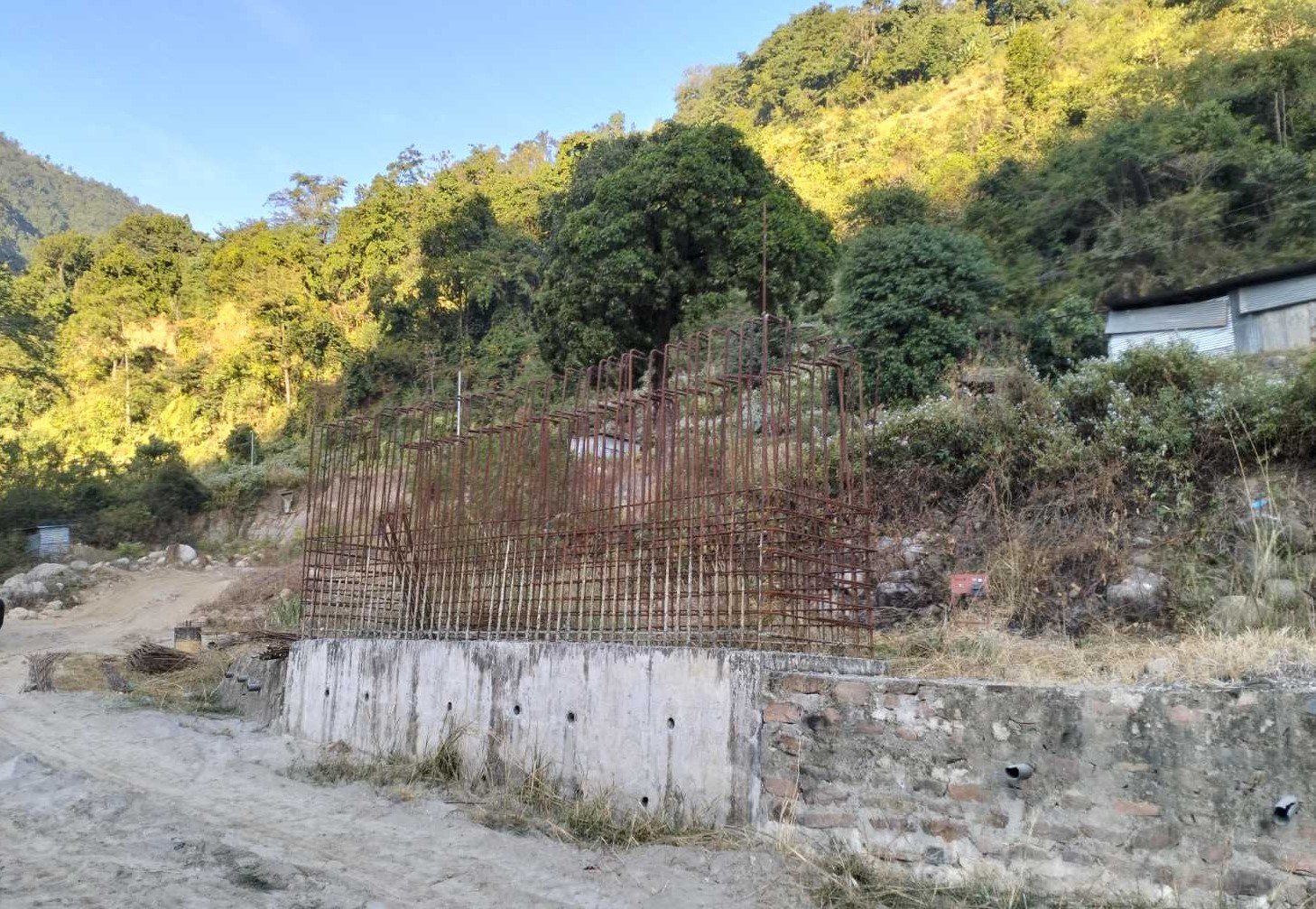 ठेक्का लागेको आठ वर्षसम्म पनि बनेन प्रदेश राजधानी जोड्ने पुल