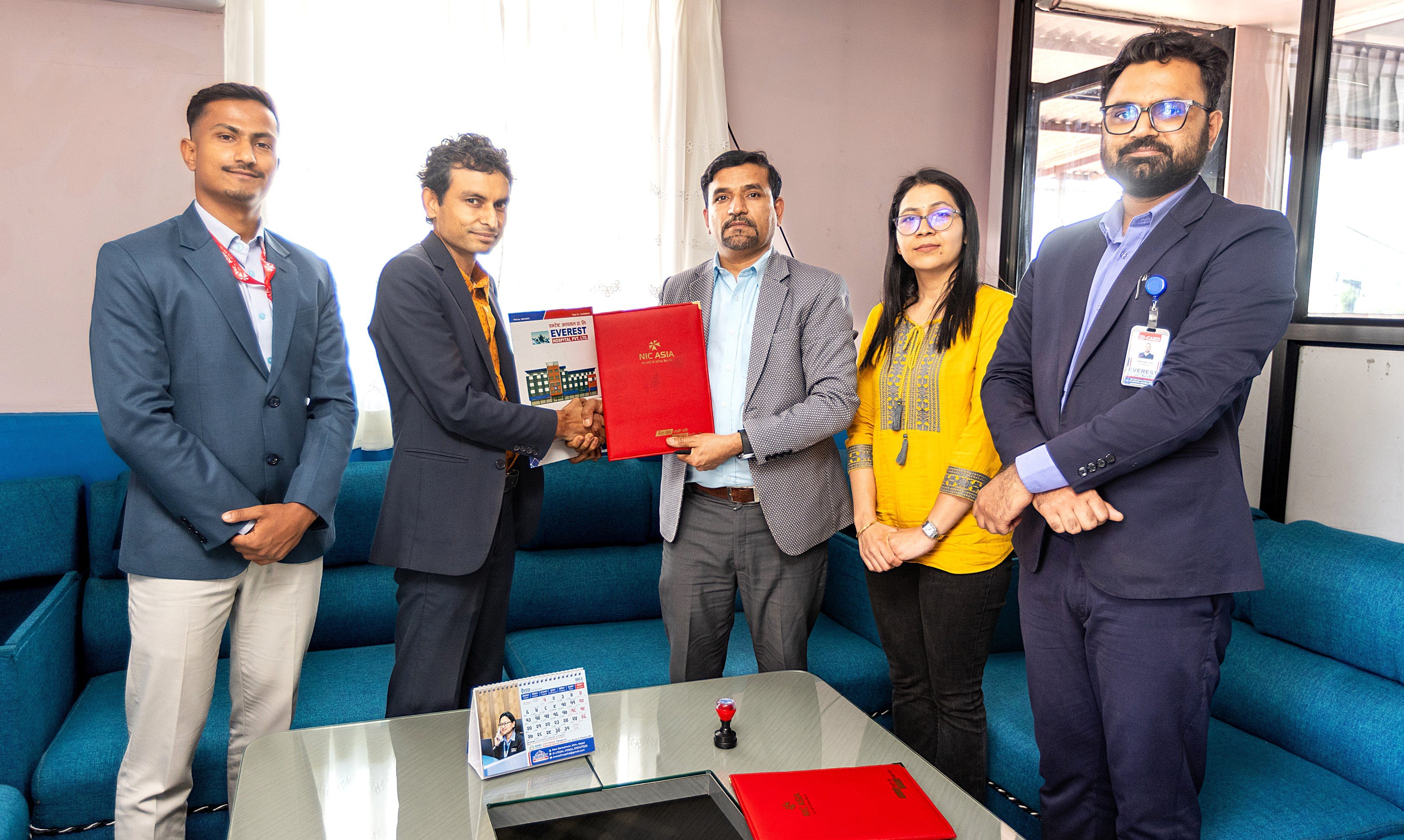 एन आई सी एशिया बैंक र एभरेष्ट हस्पिटलमा बिच सम्झौता