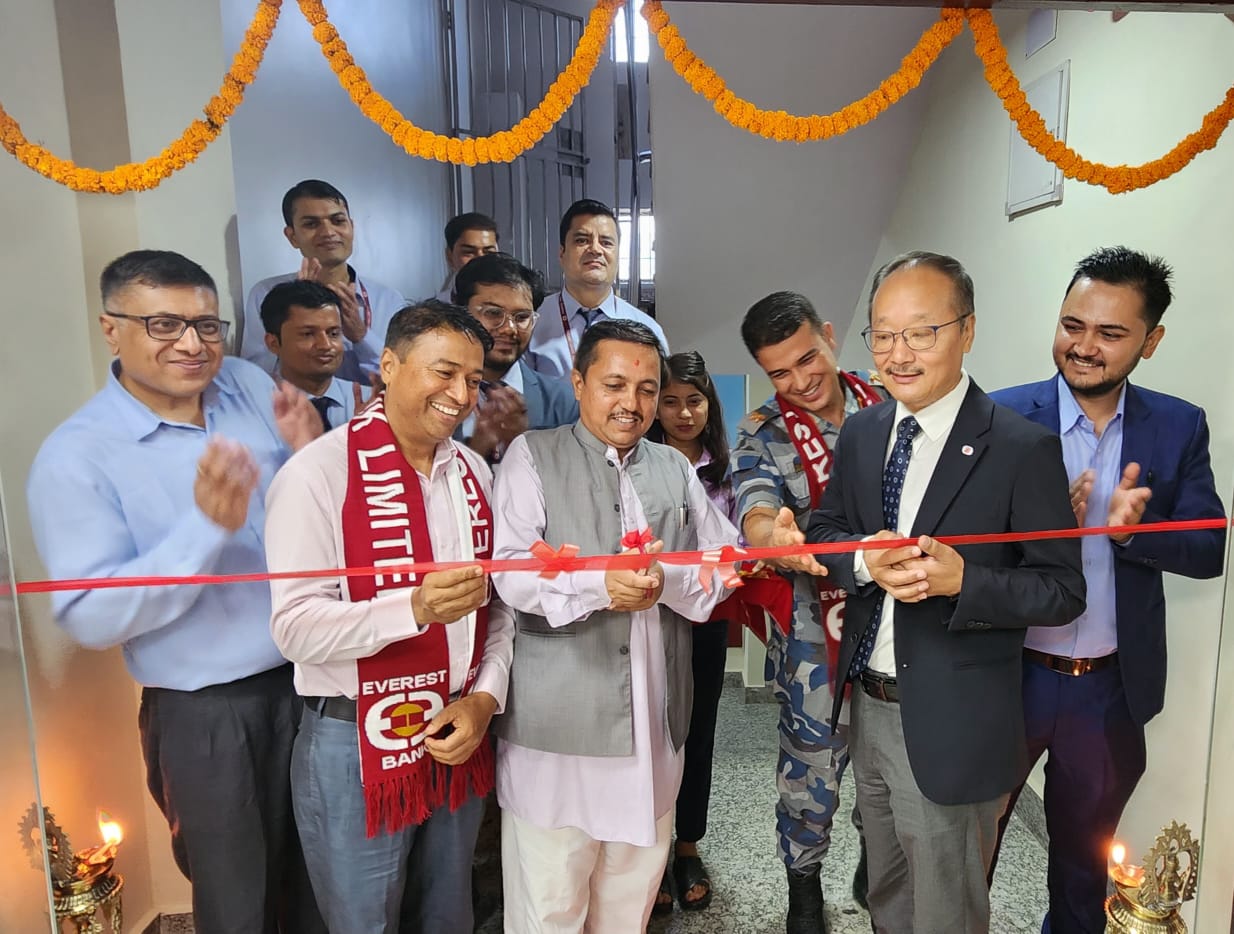एभरेष्ट बैंकको नयाँ शाखा उद्घाटन