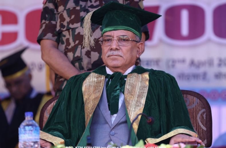 दीक्षान्त समारोहमा प्रम दाहाल