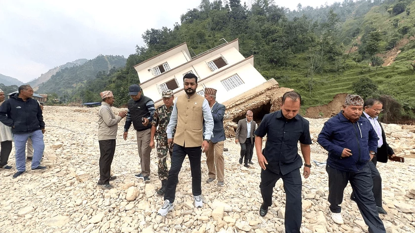 बाढीले क्षति गरेका खानेपानी संरचना निर्माणको काम फास्ट ट्र्याकमा गरिन्छ : मन्त्री यादव