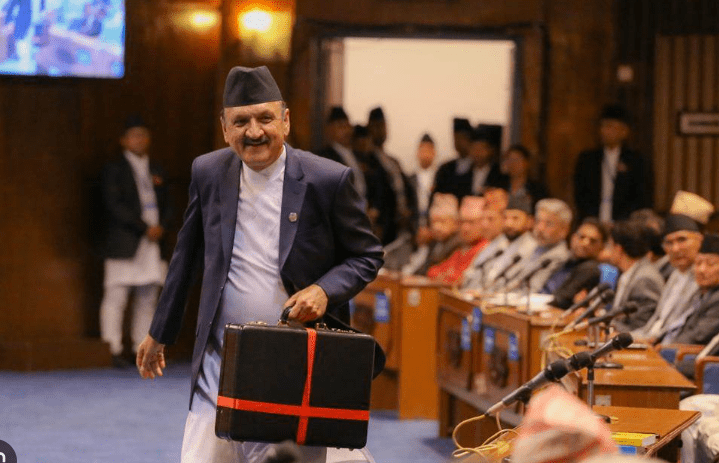 कुन मन्त्रालयलाई कति बजेट ?