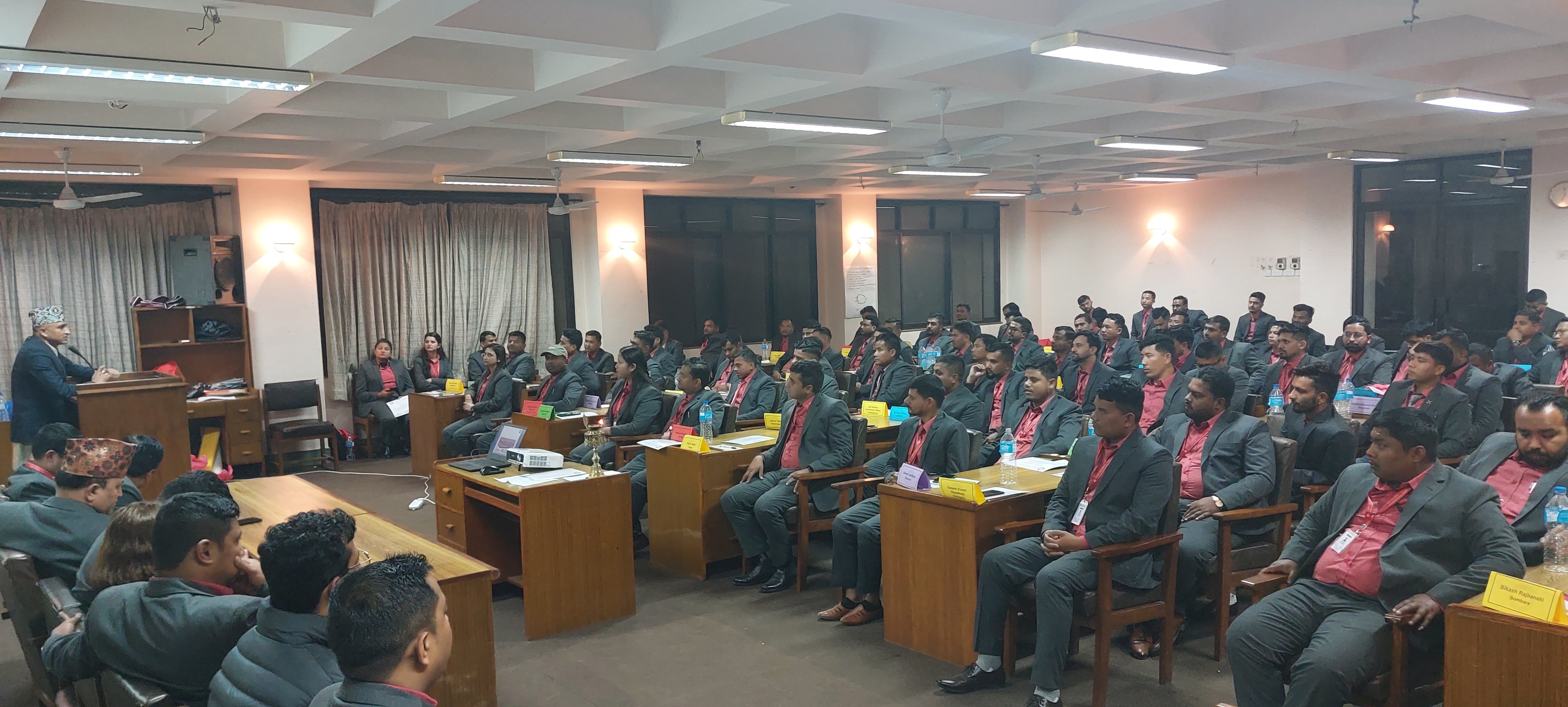 हिमालयन लघुवित्तद्धारा कर्मचारीलाई तालिम प्रदान
