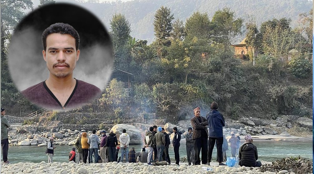 जिल्लाका विशिष्ट व्यक्तिहरुकाे श्रद्धाञ्जलीका साथ पत्रकार पुडासैनीको अन्त्येष्टि
