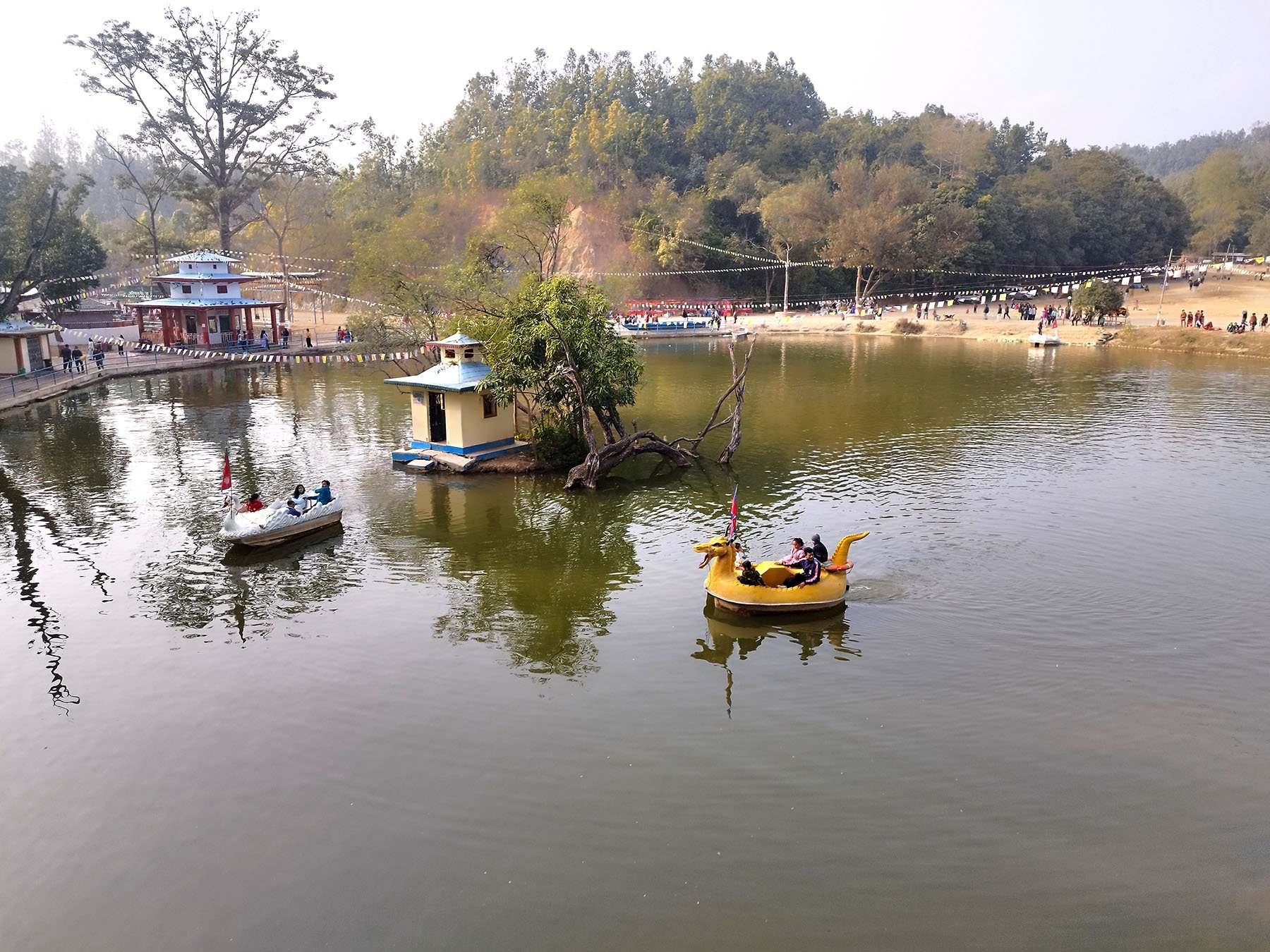 बाह्रकुने ताल
