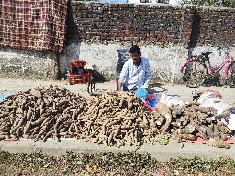 बिक्रीमा राखिएका सखरखन्ड (तस्बिर)