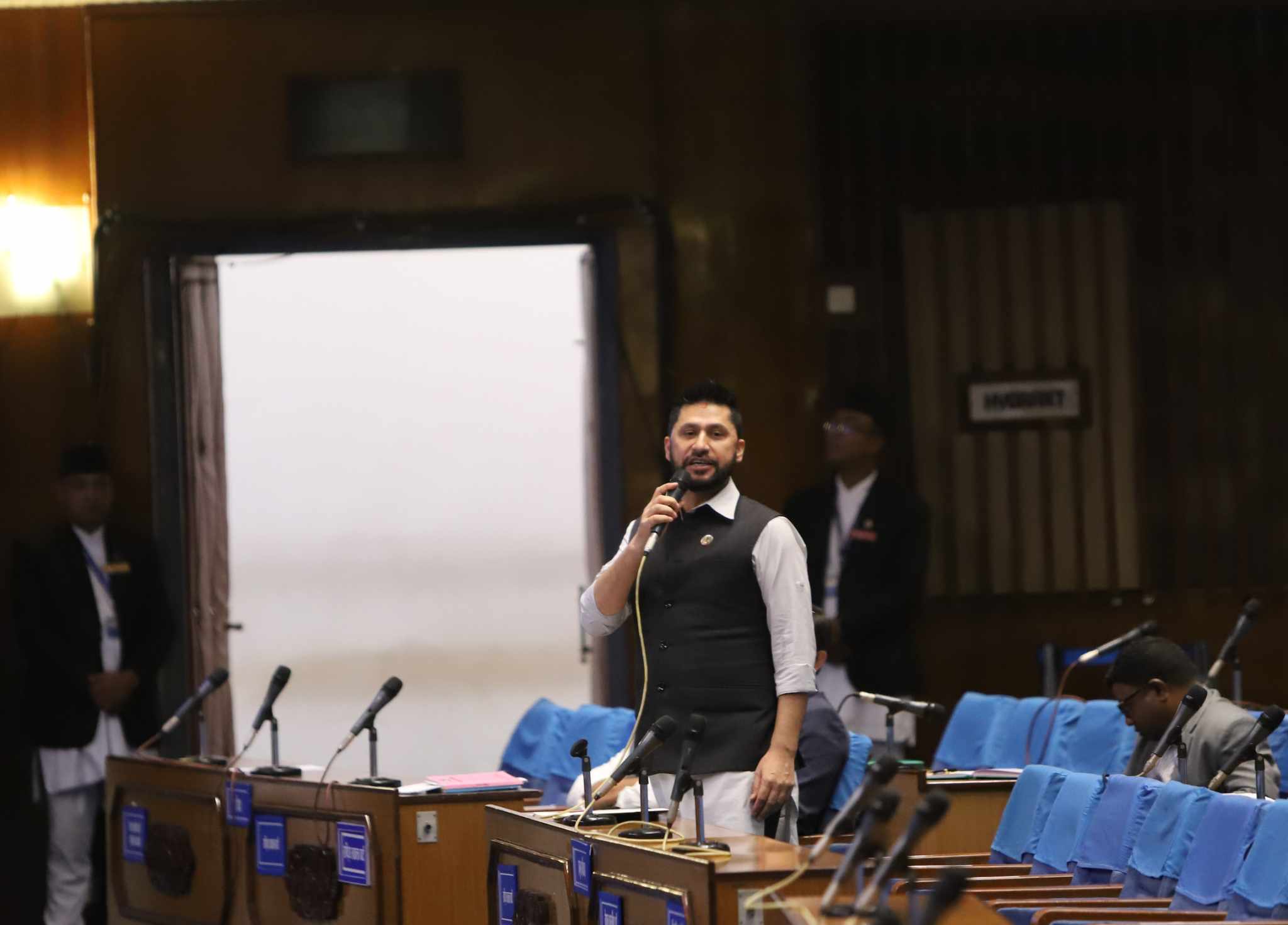 जिउँदै रहेको फाइललाई तपाईँहरूले गाड्ने प्रयास गर्नुभयो : सभापति लामिछाने