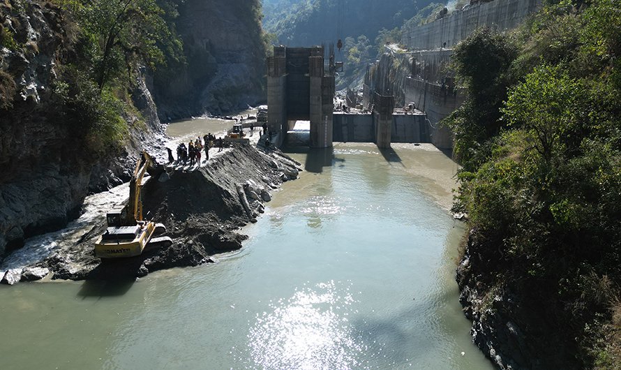 राहुघाट जलविद्युत् आयोजनाको मुख्य सुरुङको  ‘ब्रेक थ्रु’