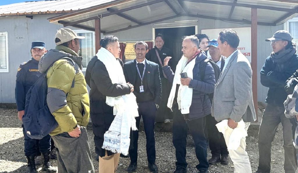 चिनियाँ राजदूत सात सदस्यीय टोलीसहित लोमान्थाङमा