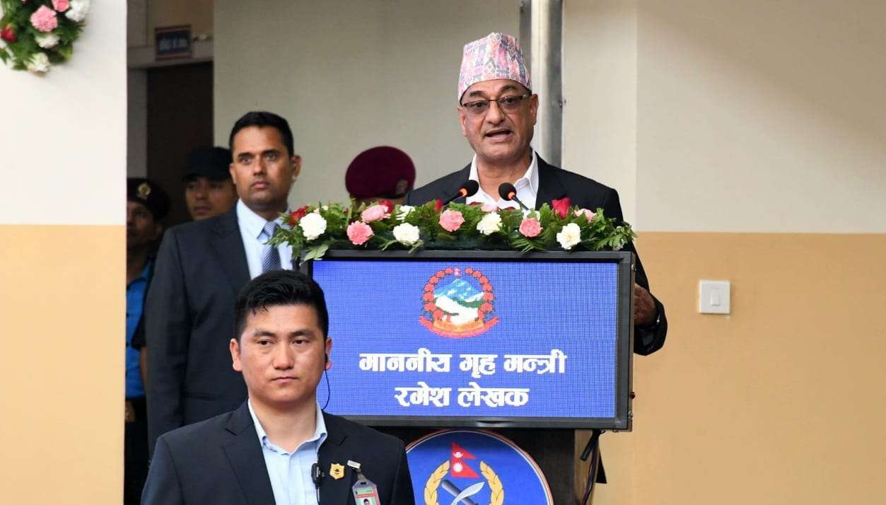 स्टाफ कलेज कोर्सले प्रहरीमा असल नेतृत्व निर्माण गर्नेछः गृहमन्त्री लेखक