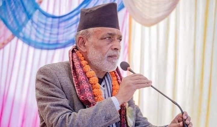 पूर्वमन्त्री अधिकारीले गरे चुनाव नलड्ने घोषणा