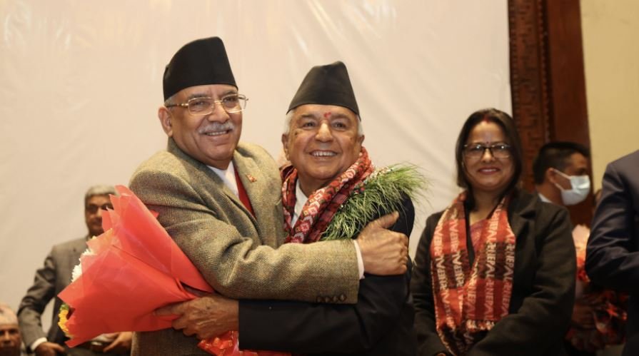 नवनिर्वाचित राष्ट्रपति पौडेललाई बधाई दिँदै प्रम प्रचण्ड