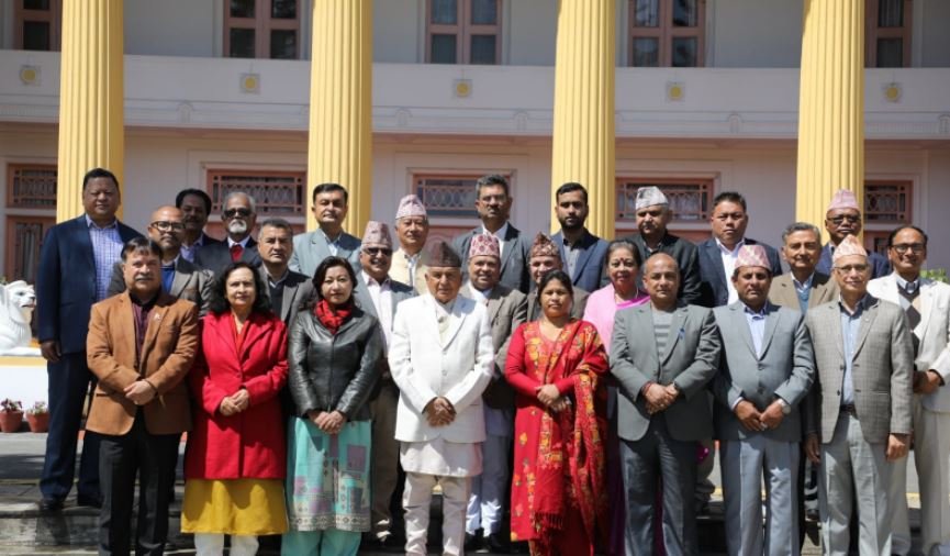 राष्ट्रपति पौडेल सामूहिक तस्बिरमा