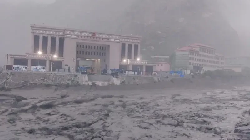 चाडबाडको मुखमा चीनसँगको प्रमुख व्यापारिक नाका रसुवागढी बन्द हुँदा पर्ने असर र विकल्प कस्ता