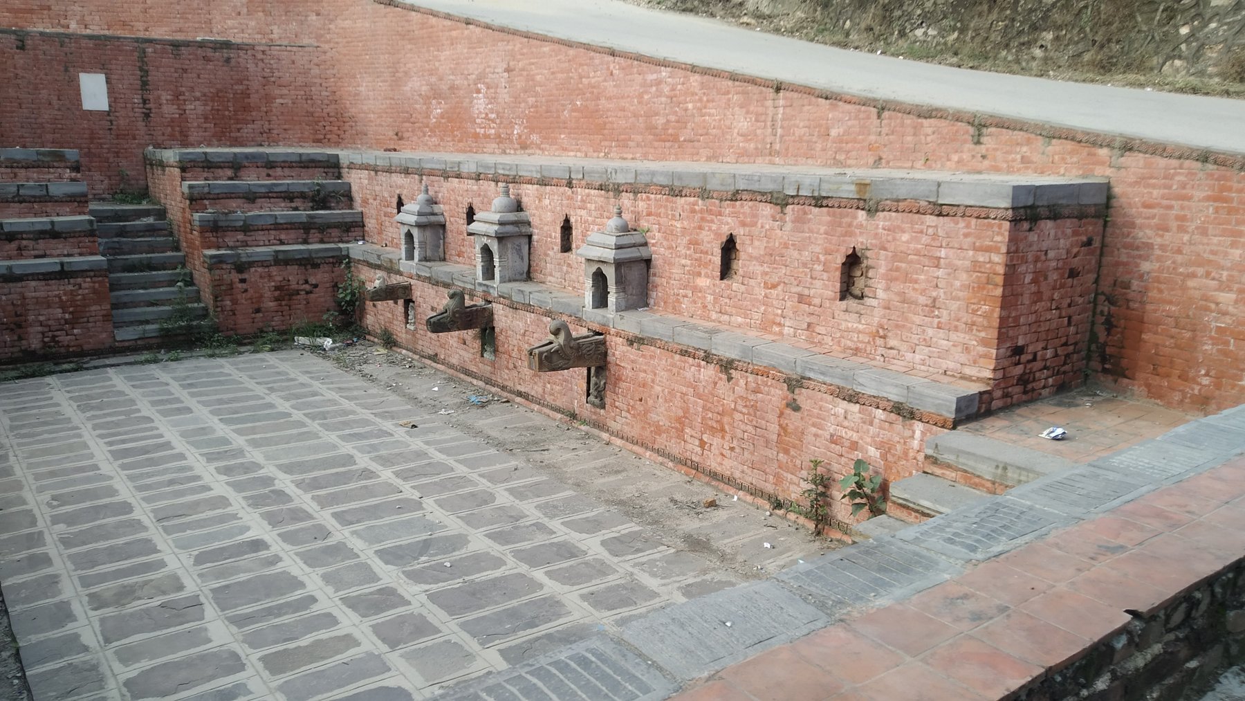 थिमिको प्रसिद्ध तीन धारा