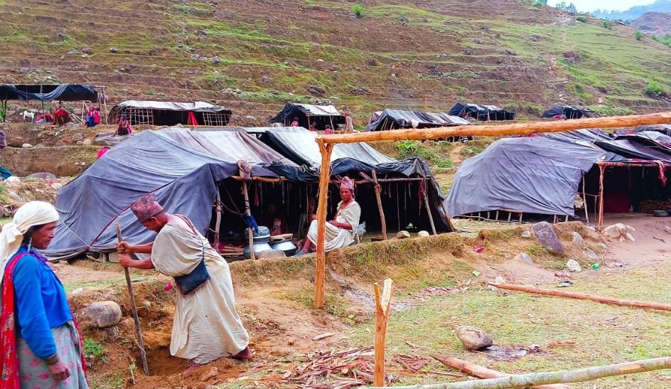छाप्रो बनाउँदै राउटे