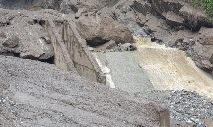 रेलेखोला जलविद्युत् आयोजनाको बाँधमा बाढीले पुर्‍यायो क्षति