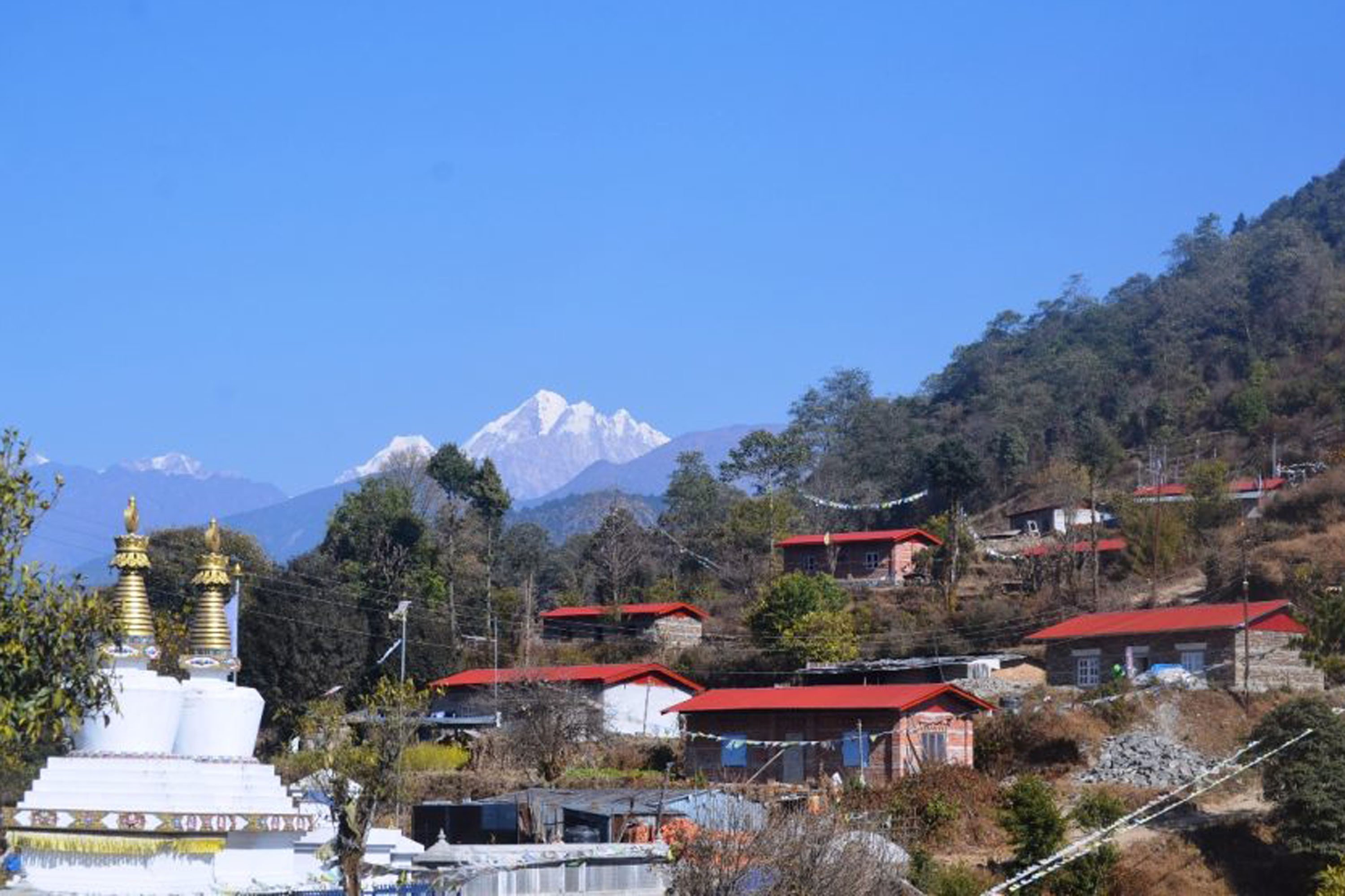 ओखरेनी गाउँ