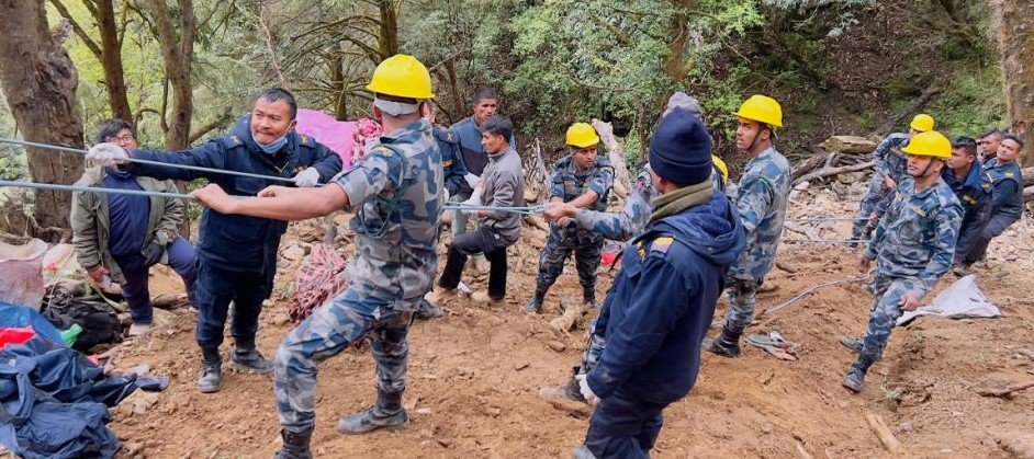 एउटै परिवारको ७ सदस्य सहित २० जनाले गुमाए ज्यान