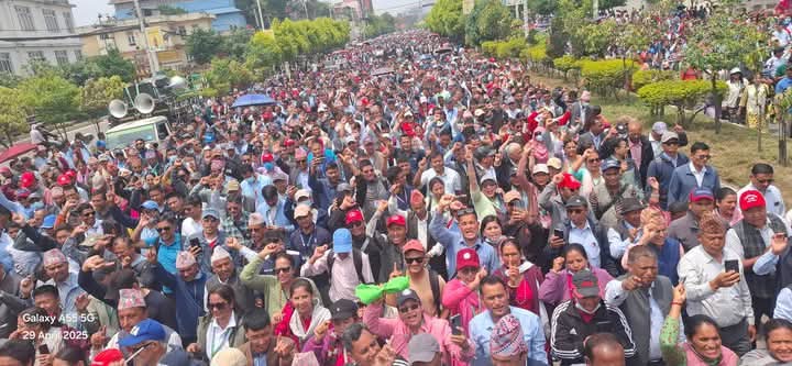 शिक्षक आन्दोलन : कतै नाचगान, कतै नाराबाजी (तस्बिरहरु)
