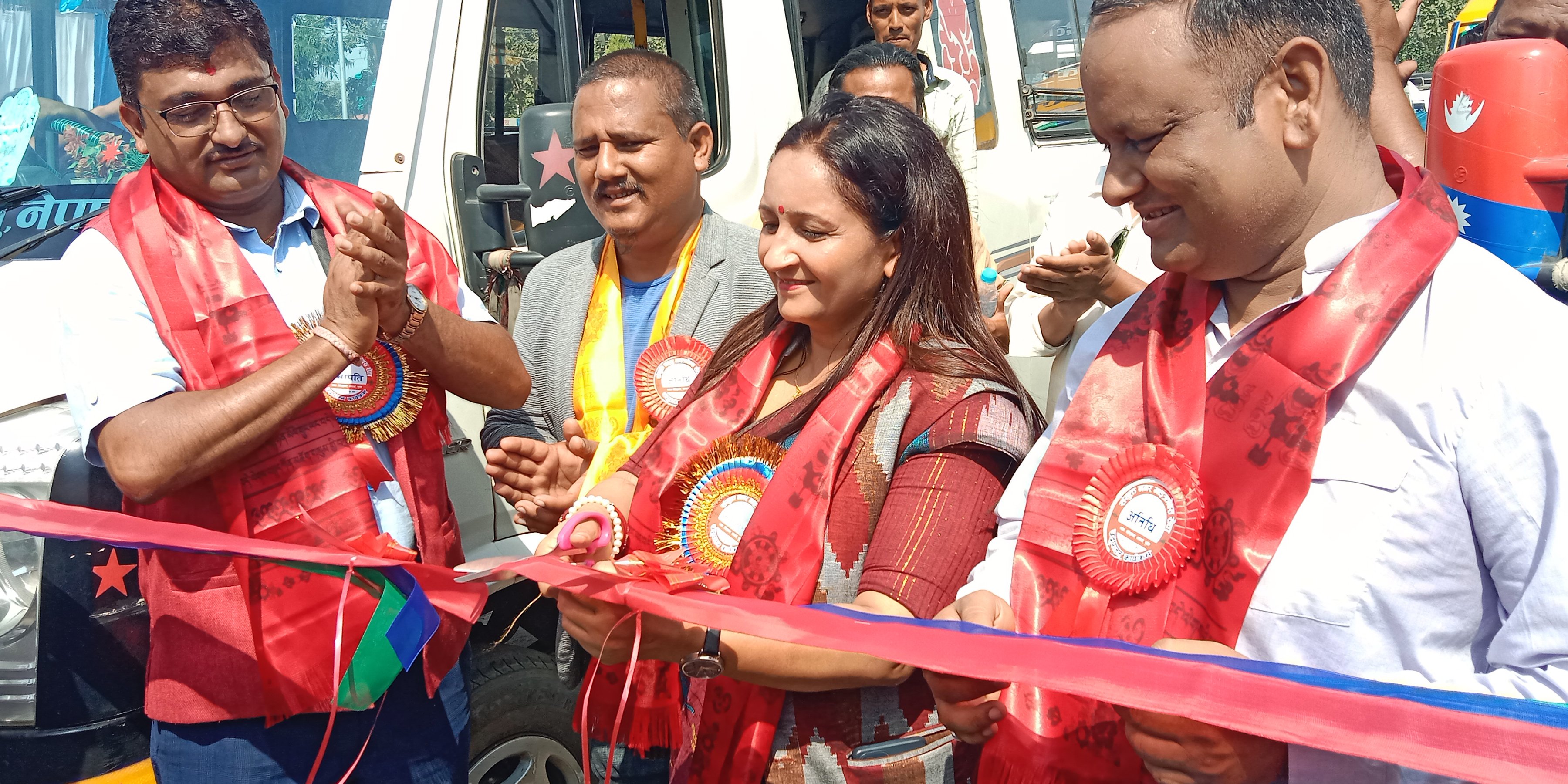 संयुक्त नगर माइक्रोबस सेवाको  उद्घाटन